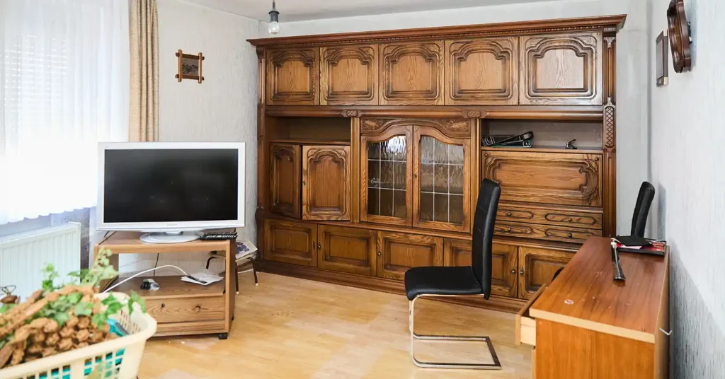 Altbewährt GmbH Haushaltsauflösung Wohnzimmer vorher
